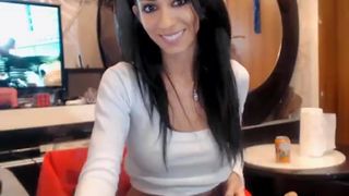 Evelyne92 big dildo in her wet pussy in live cam