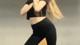 Nancy Momoland Sexy dance