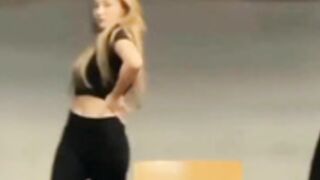 Nancy Momoland Sexy dance