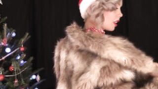 Sara X Mills A Very Sara X-mas