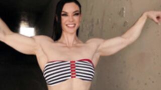 Anne Hathaway but with muscle