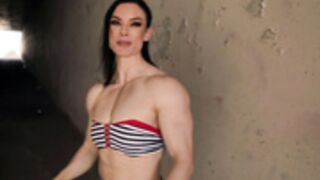 Anne Hathaway but with muscle
