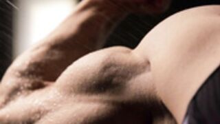 Anne Hathaway but with muscle