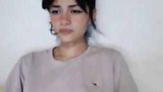 2022-10-07 anne-white nude pillow hump pussy fingering