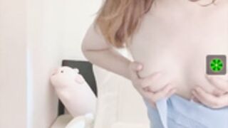 _Monroe nipple show 20221110