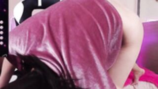 Queen_Kitty1818 - masturbates