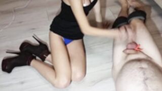 BBkjli - Scarlett Minx Ballbuster