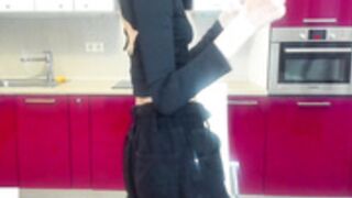 Lil_Stitch 12-8-22 3rd panty flash