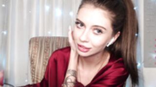 Roxyshs teasing and flashing nipples