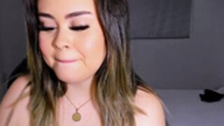 Nice girl nextdoor in her sexy underwear Sarah_Sexy21