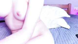kittymeow_xxx the reddest red Vulva ever Exposed period