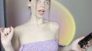L0la1 Showing Perky Boobs