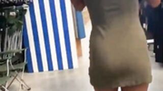 Anal Flashing - Shopping Mall With Anal Plug