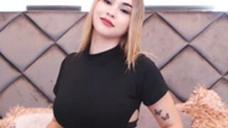 Aitana Hilton perfect body