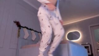 Aerri_lee squirtshow 13/12/22 pt1