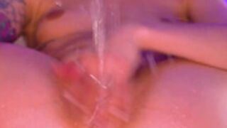 earlyflowerr Kelly squirts @8:17 like a geizer