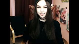 Hollyextra - 18yo boob flash