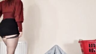 brianna_XO horny mom helps you with your morning wood