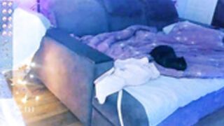 Stefanie_Collins "I'm the unshowy hoe what can I do"