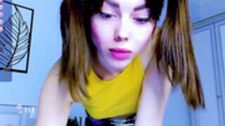 hottie_lola only Her Big Cunt Upskirts