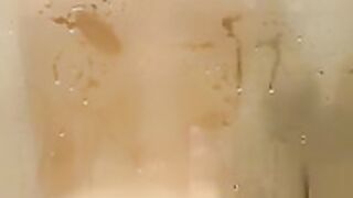 Sabrina Janssen Shower