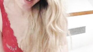 Blondsexxxy masturbate