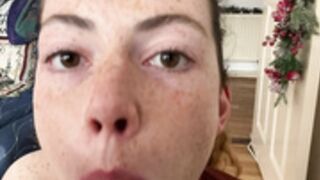 Freckles blowjob from roommate