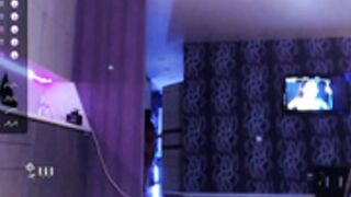 unfamiliarx  2022-12-20  good figure, trimmed bush