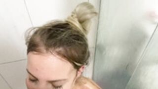 Sabrina Demartini mamando fã dotado