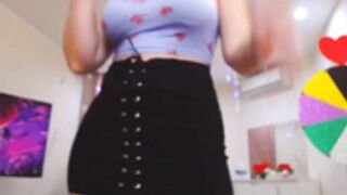 AdmireMyEyes nice cleavage and flash at 07:55