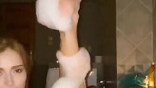 lesbians sucking toes 2