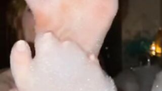 lesbians sucking toes 2