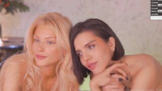 _2strangers- Zoe+Olivia kissing topless on 24 Dec 2022