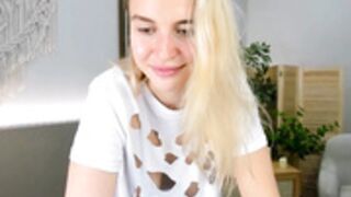 erikacoy 220815 cut top titty tease, flashes