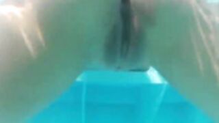 Magyar kurvák buliznak a medence melett