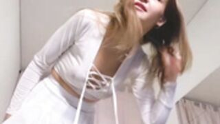 eli_sun upskirt view 1 (no sound)