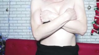 token thief KlaraVeto "handbra" show - bra stays on