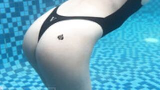 MrsAmsterdam QOS tattoo girl swimming. Wanna see more?