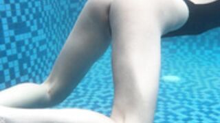 MrsAmsterdam QOS tattoo girl swimming. Wanna see more?