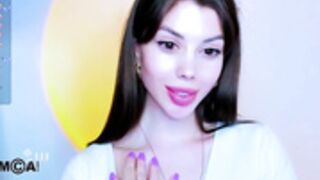 hottie_lola Alien-faced wonder. (Rubs crotch)