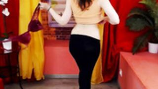 Evelyn pretty girl no nude dance