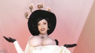 Octokuro Lady Dimitrescu cosplay