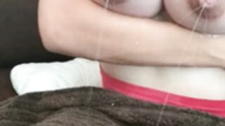 Amber Thyghs-Busty Hand Expression
