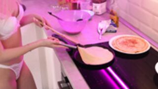 El desayuno de tortitas de Ellie Moore para un desconoc
