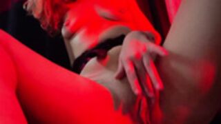 Dylan Krow Glam Fingering