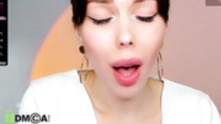 hottie_lola Flashes her twat with fat outer labia, Nice