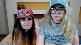 Olivia_Kim boob play
