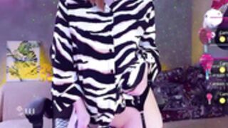 LiluDallass 2023-01-04 not horny but honestly playing