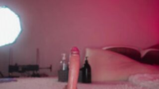 scarlett_baker feet & lunaqueeeen dildo ride