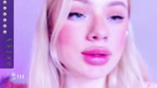 kittymeow_xxx looks at you, tiny vaginal crawler